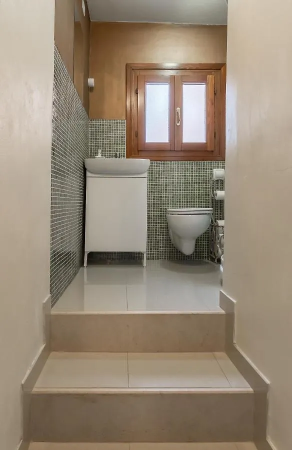 Ca' Falier Blue - 10 Min From Train And Bus Station Venice 0*,  Italy